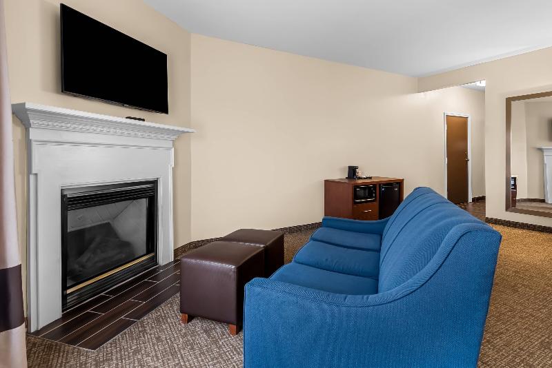 Comfort Suites Near Camp Lejeune image