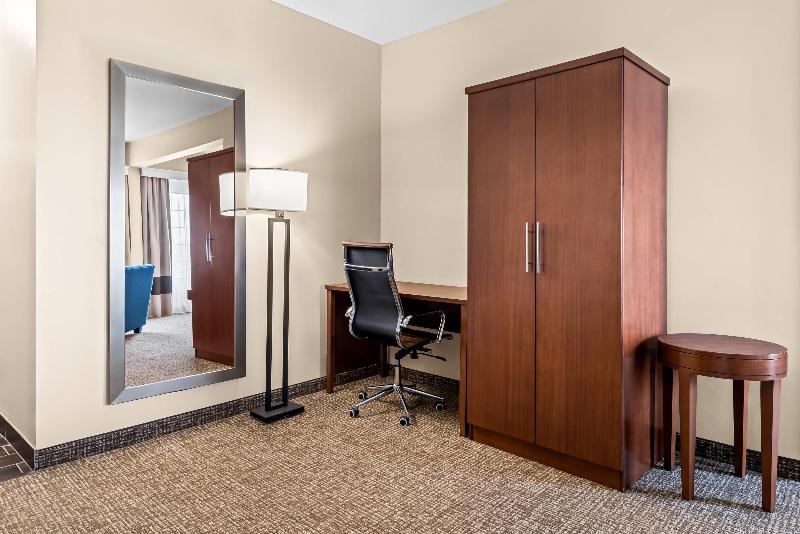 Comfort Suites Near Camp Lejeune image