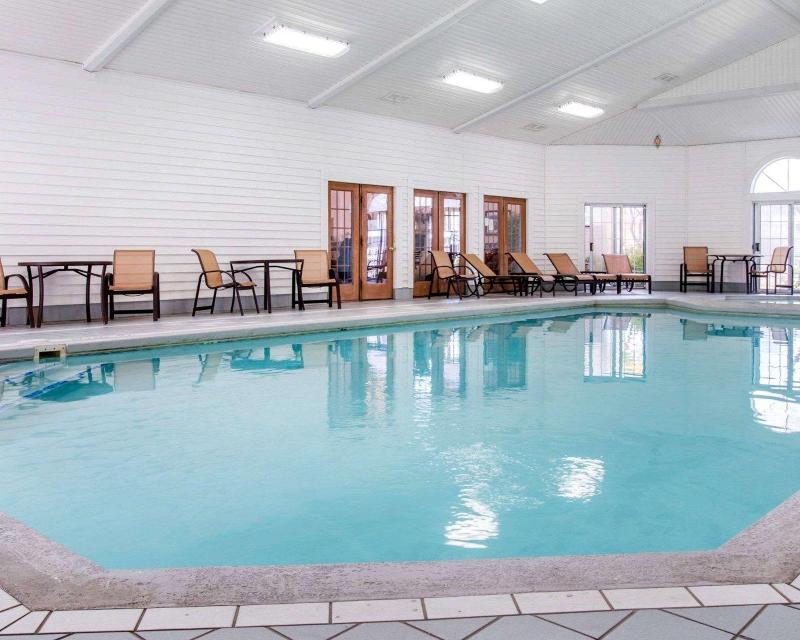 Comfort Inn Lakeside image