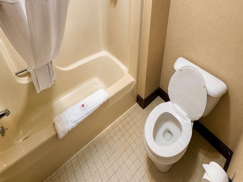 Comfort Inn Lakeside image