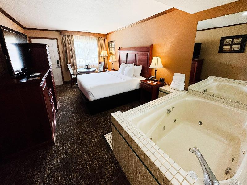 Comfort Inn Lakeside image