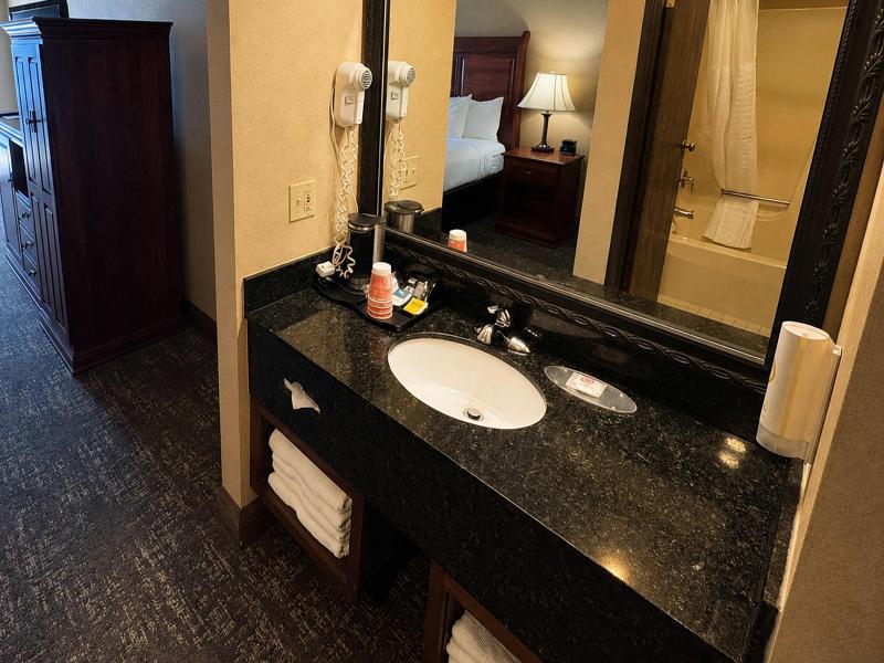 Comfort Inn Lakeside image