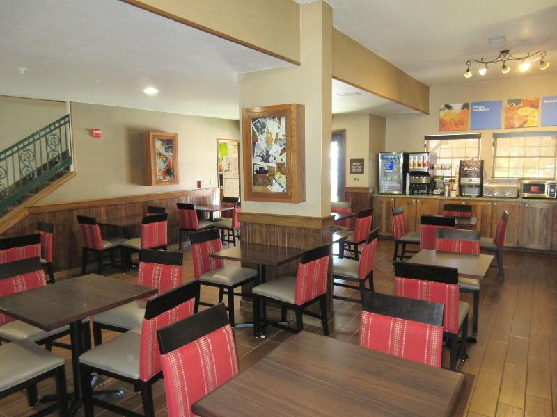 Comfort Inn Marshall Station image