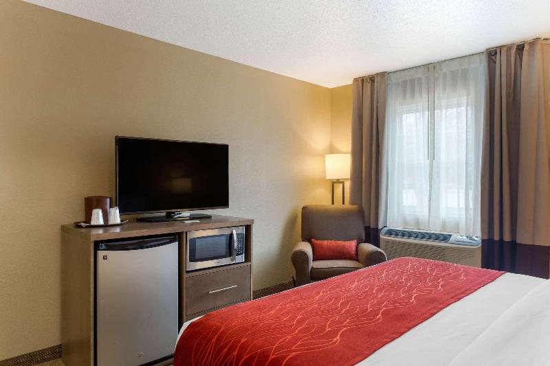 Comfort Inn Marshall Station image