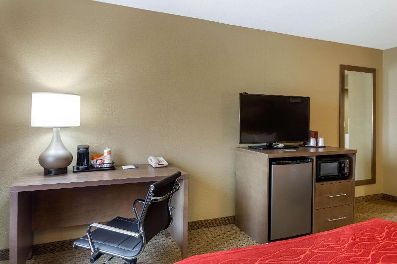 Comfort Inn Marshall Station image