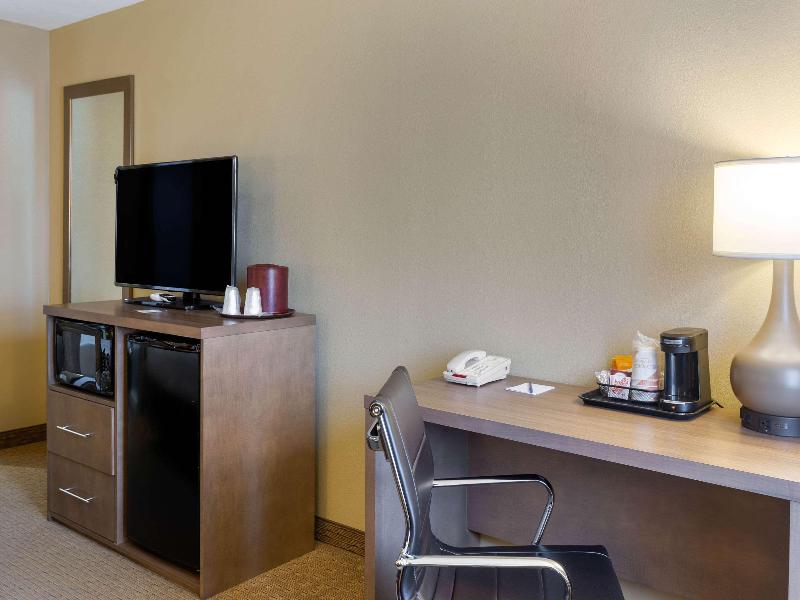 Comfort Inn Marshall Station image
