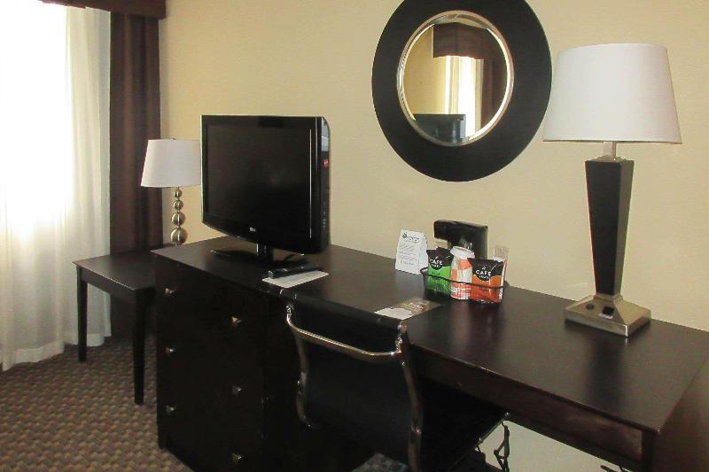 Comfort Inn & Suites Pittsburgh image