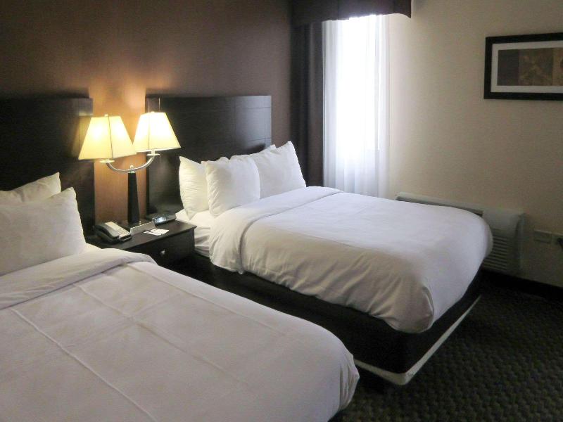 Comfort Inn & Suites Pittsburgh image