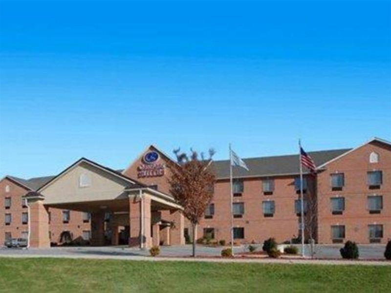 COMFORT INN AND SUITES AIRPORT AND EXPO