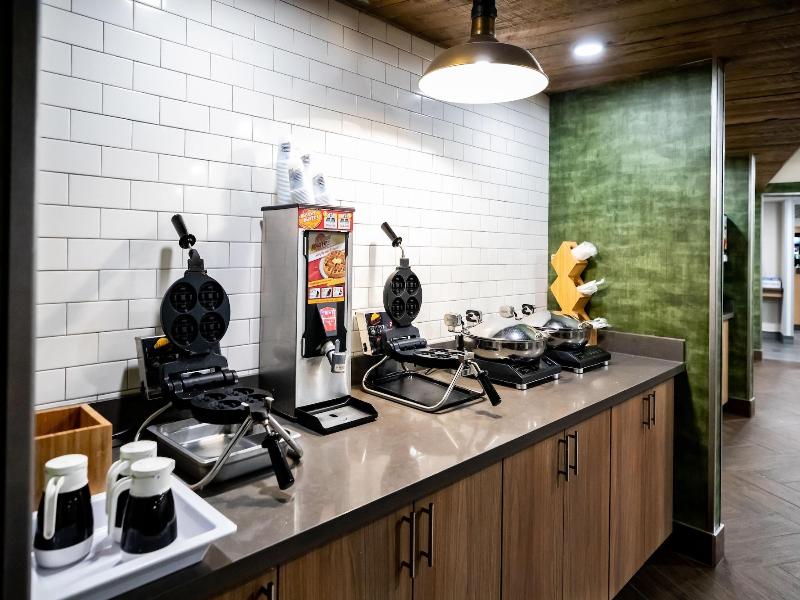 Fairfield Inn & Suites by Marriott Louisville Airp image