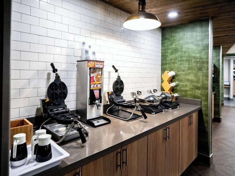 Fairfield Inn & Suites by Marriott Louisville Airp image