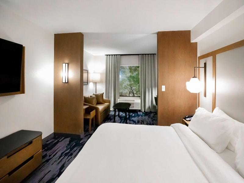 Fairfield Inn & Suites by Marriott Louisville Airp image