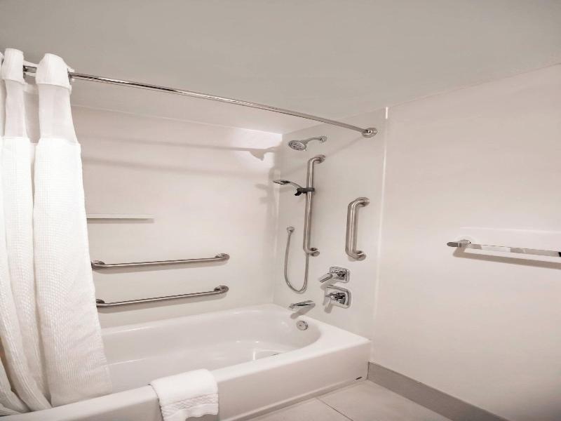 Fairfield Inn & Suites by Marriott Louisville Airp image