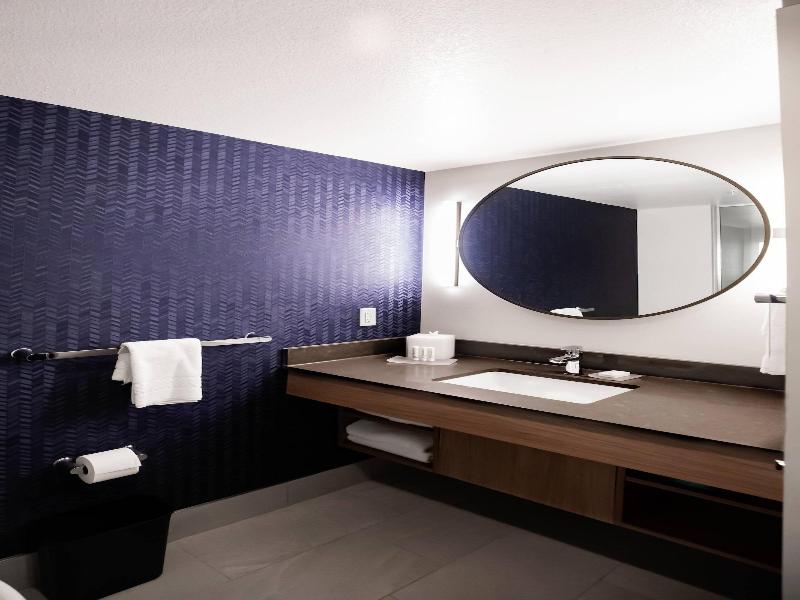 Fairfield Inn & Suites by Marriott Louisville Airp image