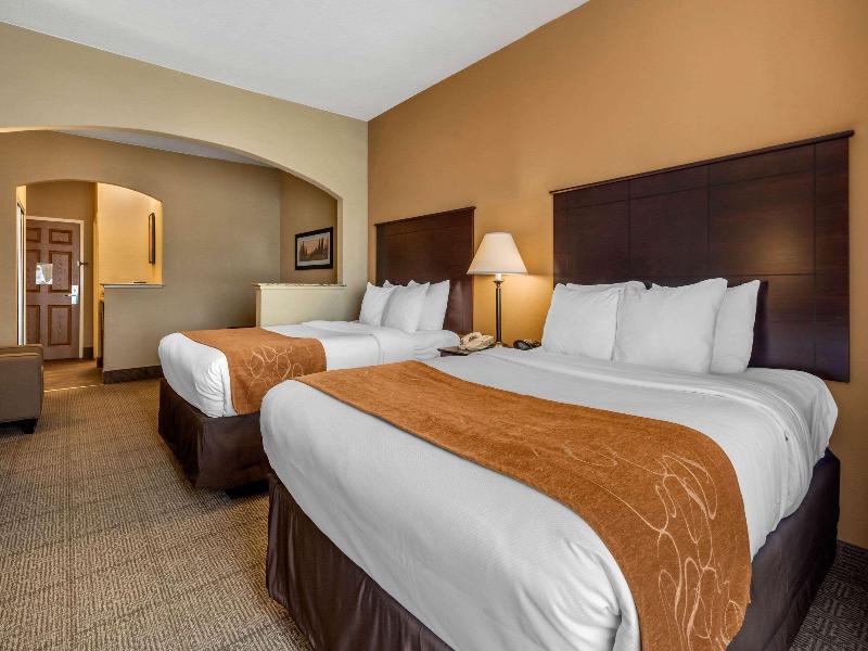 Comfort Suites near Route 66 image