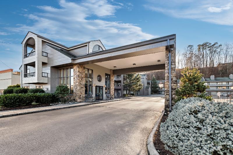 Quality Inn & Suites at Dollywood Lane