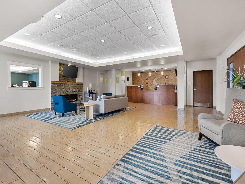 Comfort Inn & Suites Marion I-57 image