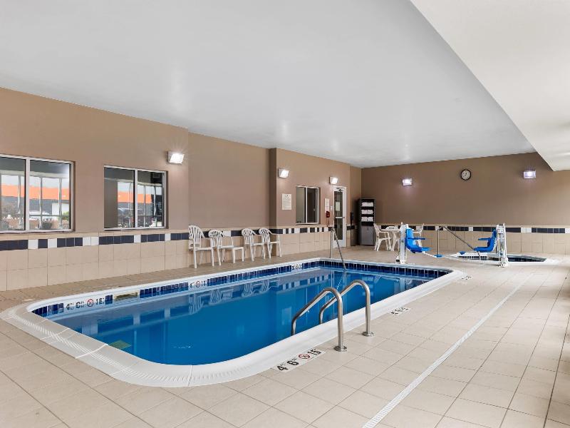 Comfort Inn & Suites Marion I-57 image