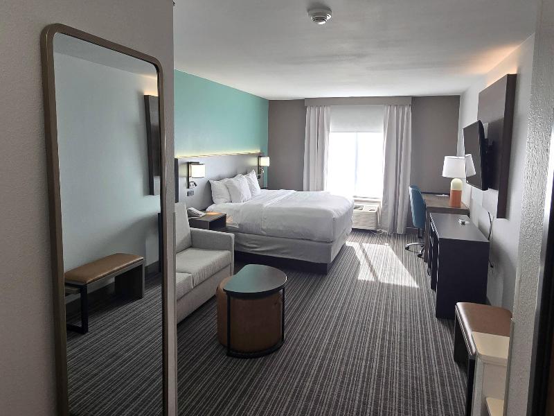 Comfort Inn & Suites Marion I-57 image