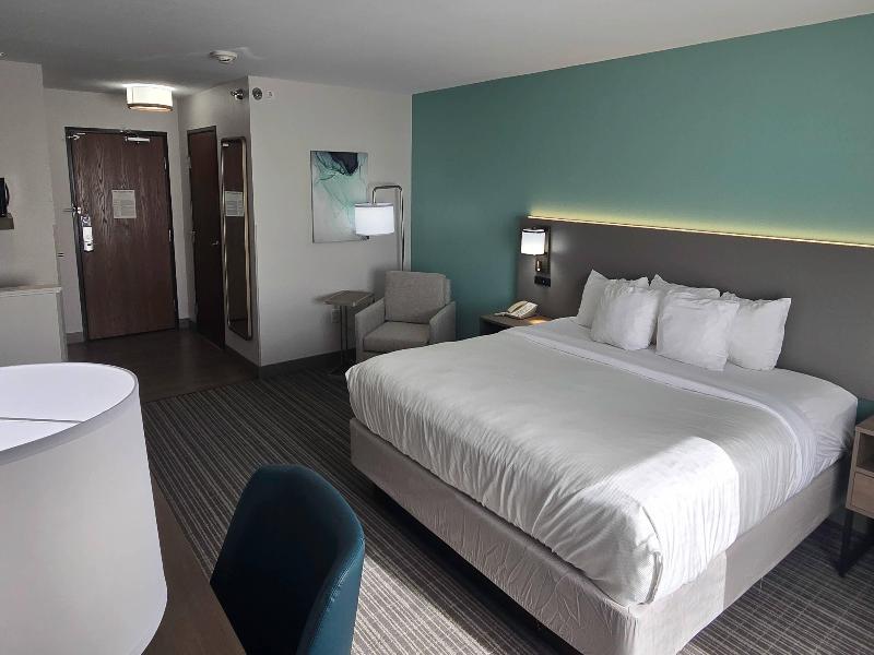 Comfort Inn & Suites Marion I-57 image