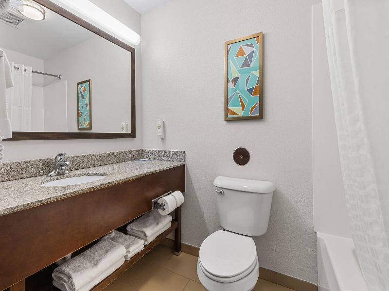 Comfort Inn & Suites Marion I-57 image