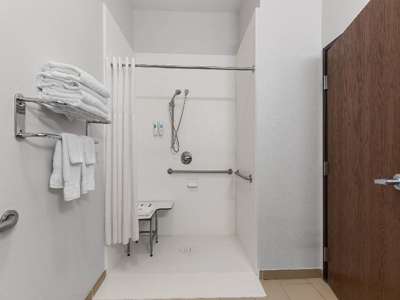 Comfort Inn & Suites Marion I-57 image