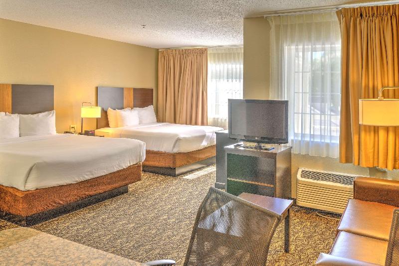 SUITE TWO QUEEN BEDS NON SMOKING — photo 10