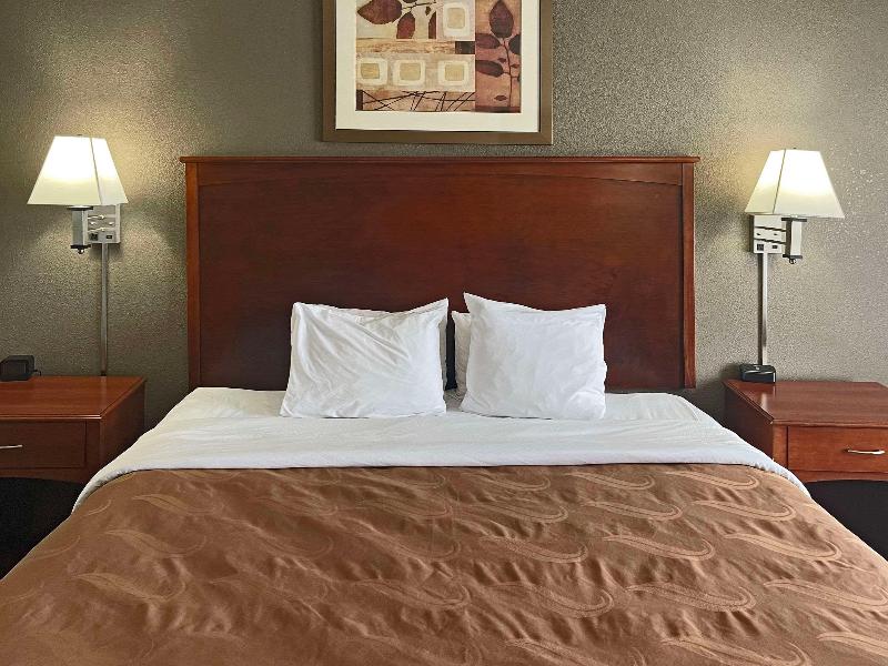 Quality Inn & Suites Cincinnati Sharonville image