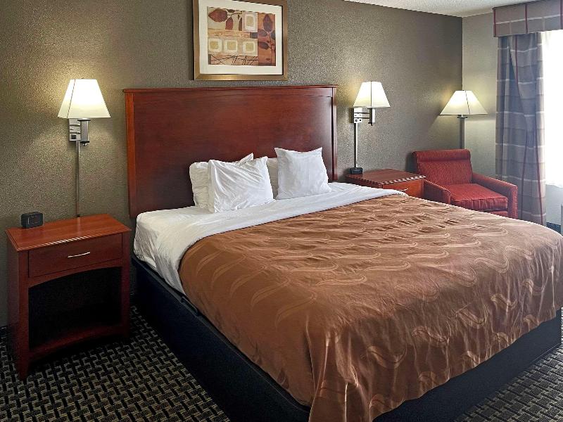 Quality Inn & Suites Cincinnati Sharonville image