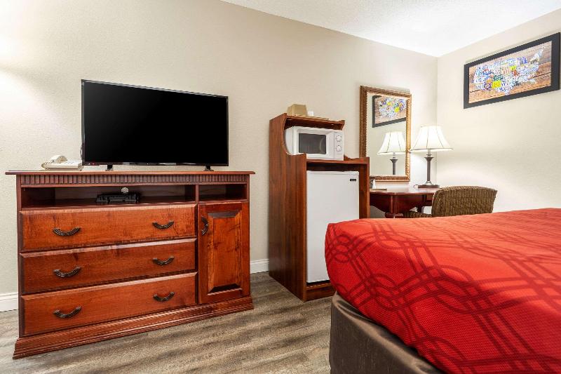 Econo Lodge Lincoln Municipal Airport