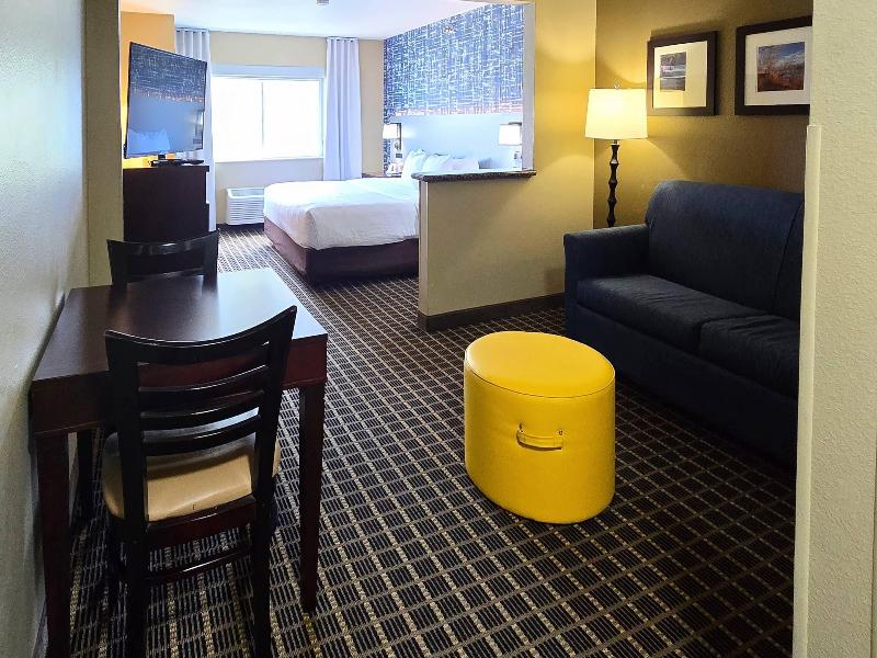 Comfort Inn Fort Collins North image