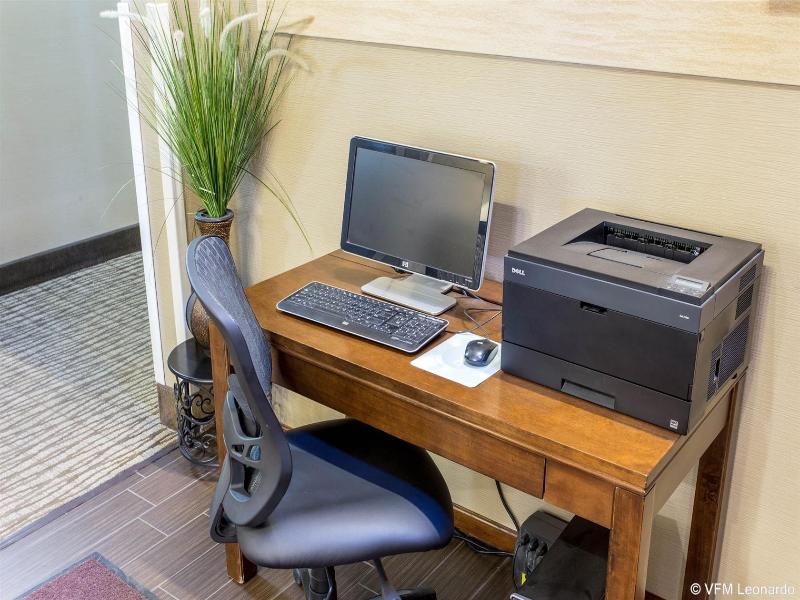 Quality Inn Pueblo North image