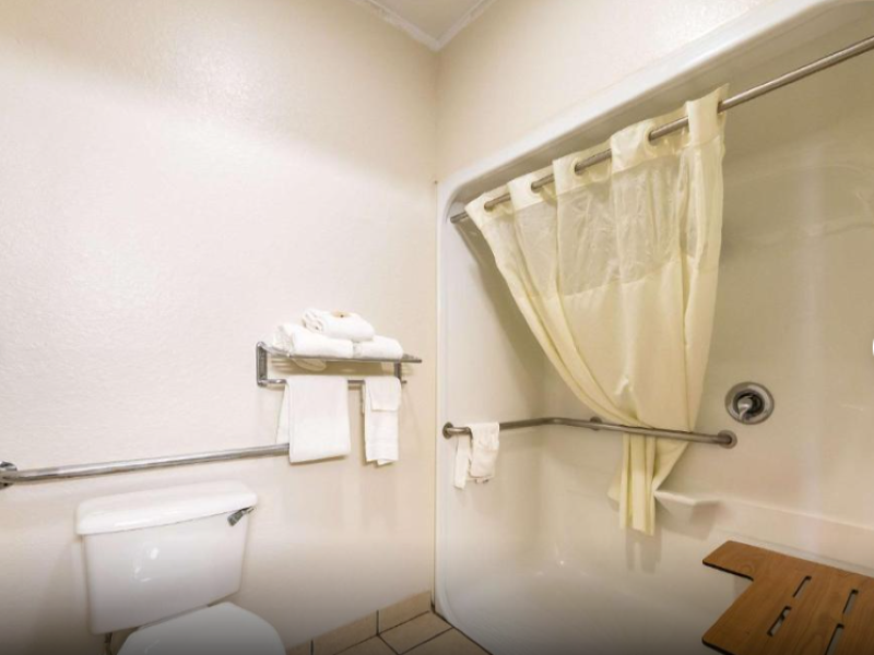 Quality Suites San Antonio Brooks City Base image