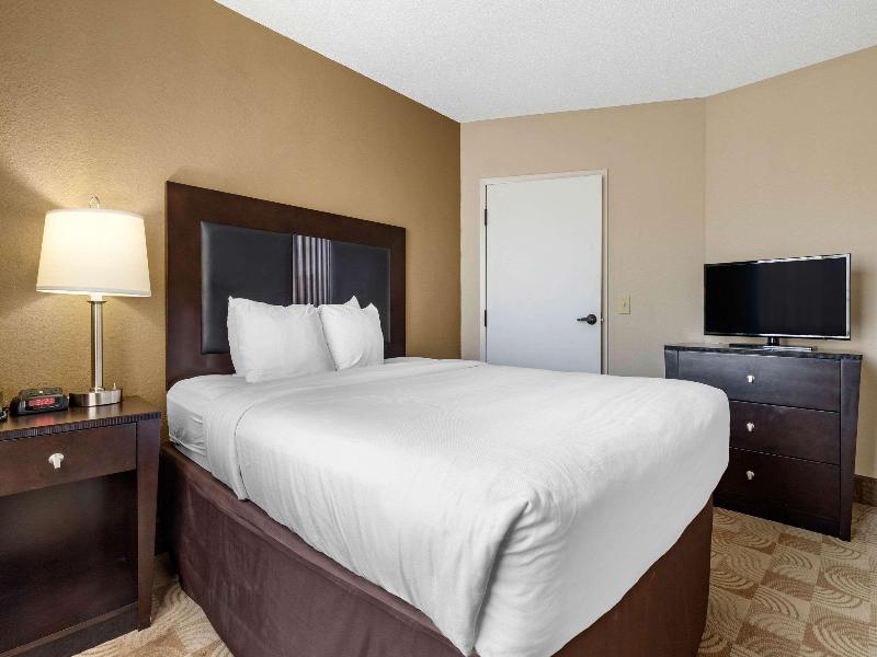 Comfort Inn Warner Robins Area image