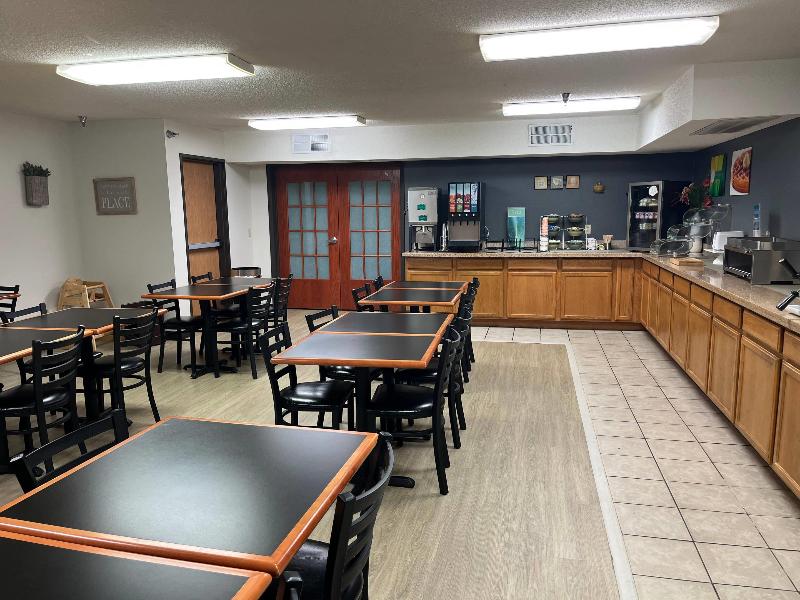 Quality InnSuites Watertown Prairie Lakes IceArena