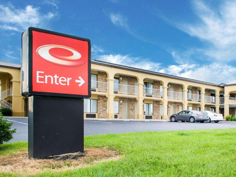 Econo Lodge Franklin South image