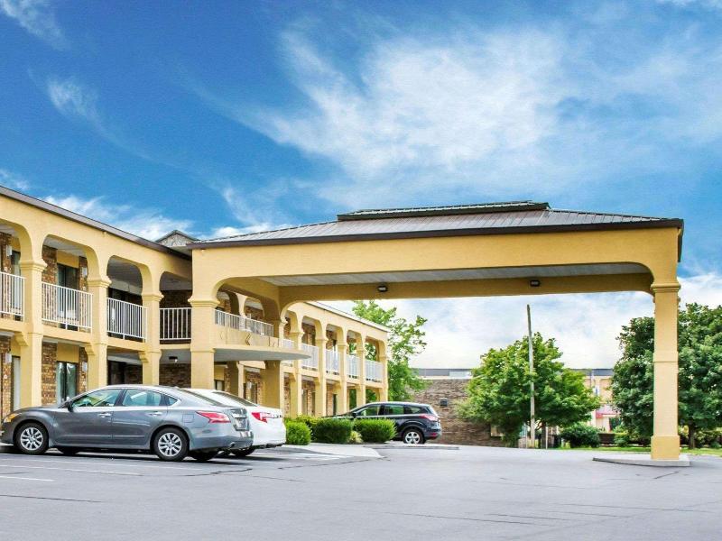 Econo Lodge Franklin South image