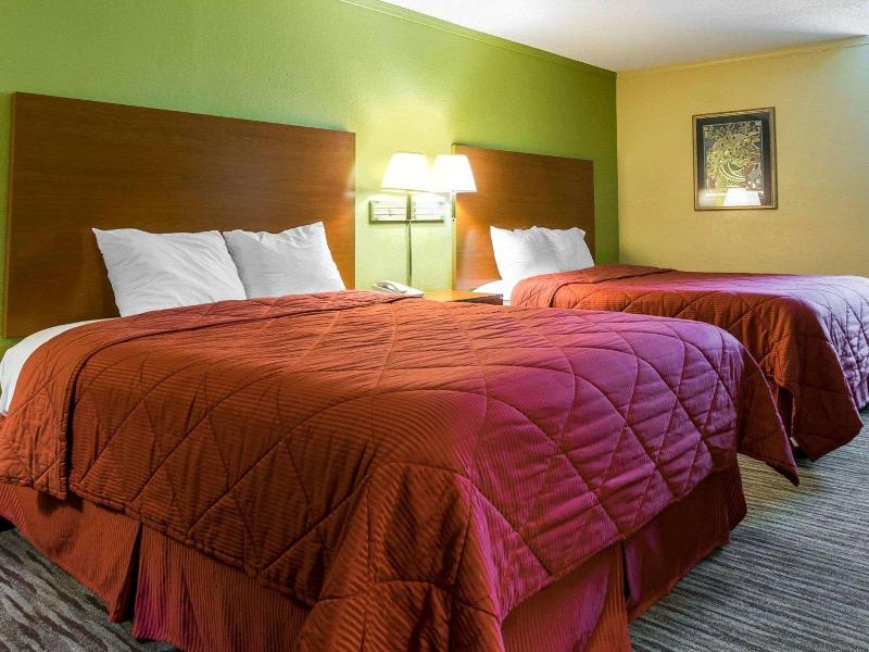 Econo Lodge Franklin South image