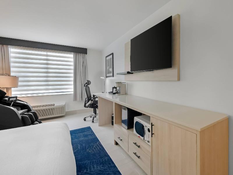 Blue A Modern Hotel, an Ascend Collection image