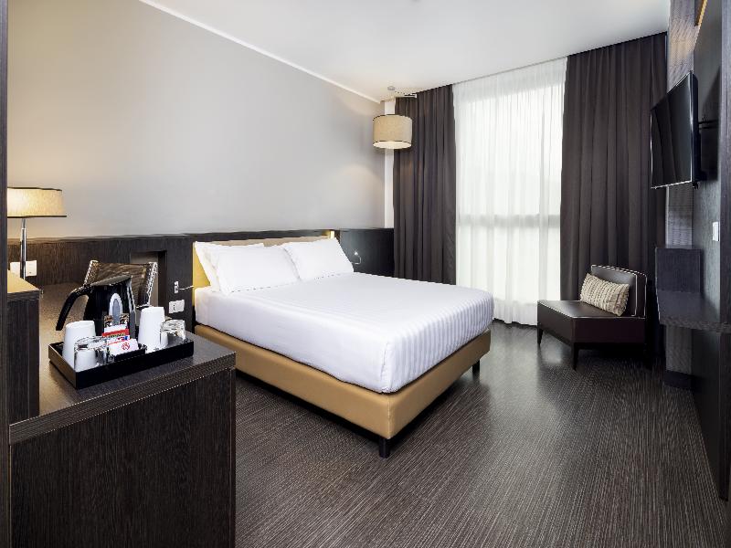 Best Western Premier CHC Airport image