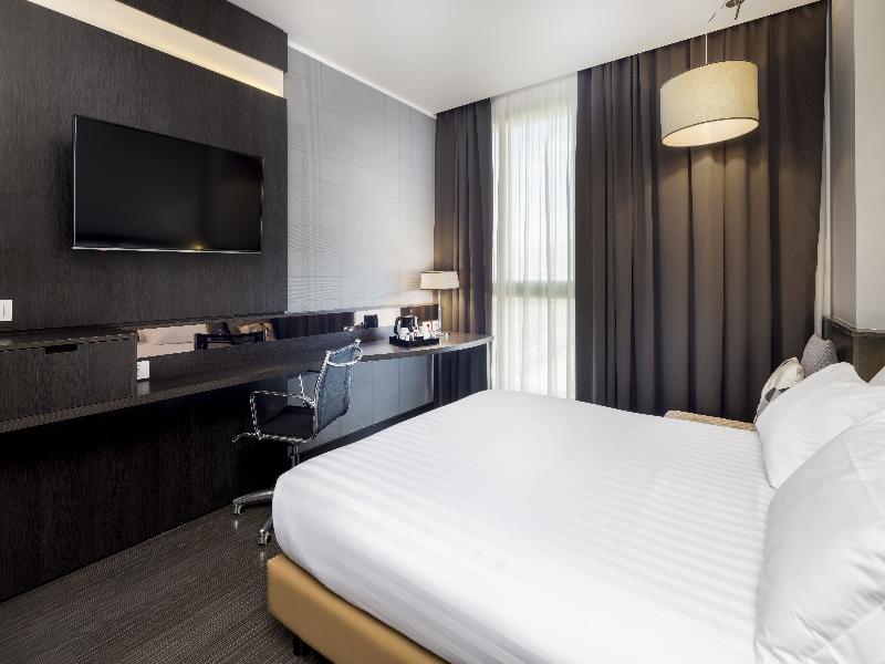Best Western Premier CHC Airport image