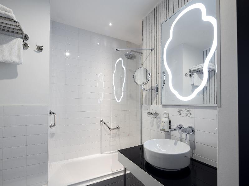 Best Western Premier CHC Airport image