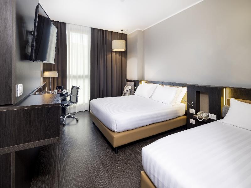 Best Western Premier CHC Airport image