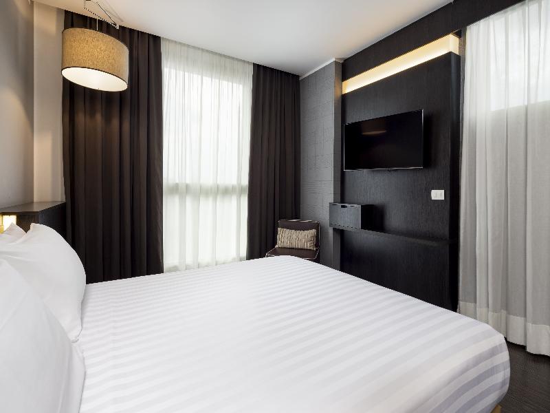 Best Western Premier CHC Airport image