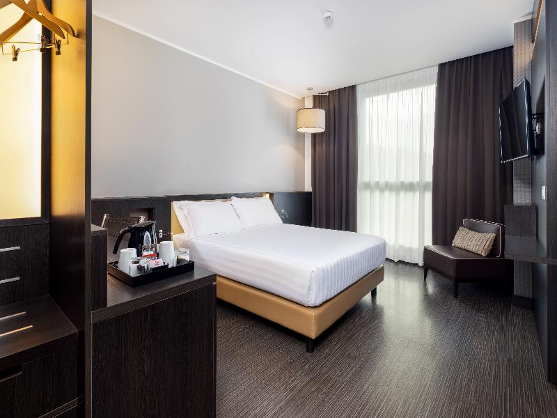 Best Western Premier CHC Airport image