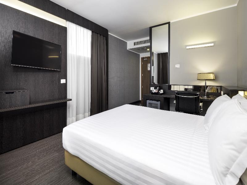 Best Western Premier CHC Airport image