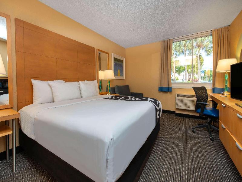 La Quinta by Wyndham Deerfield Beach I-95 image