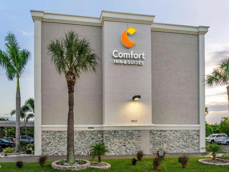 Comfort Inn & Suites Clearwater Pinellas Park image