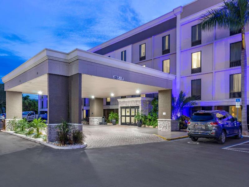 Comfort Inn & Suites Clearwater Pinellas Park image
