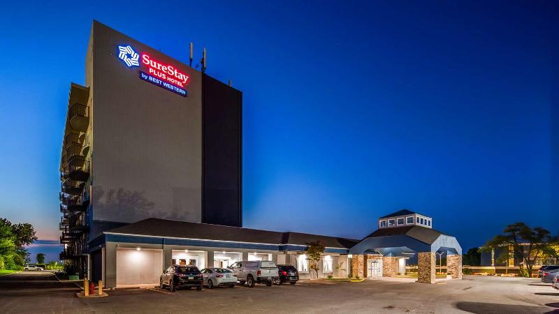 SureStay Plus Hotel by Best W. Kansas City Airport